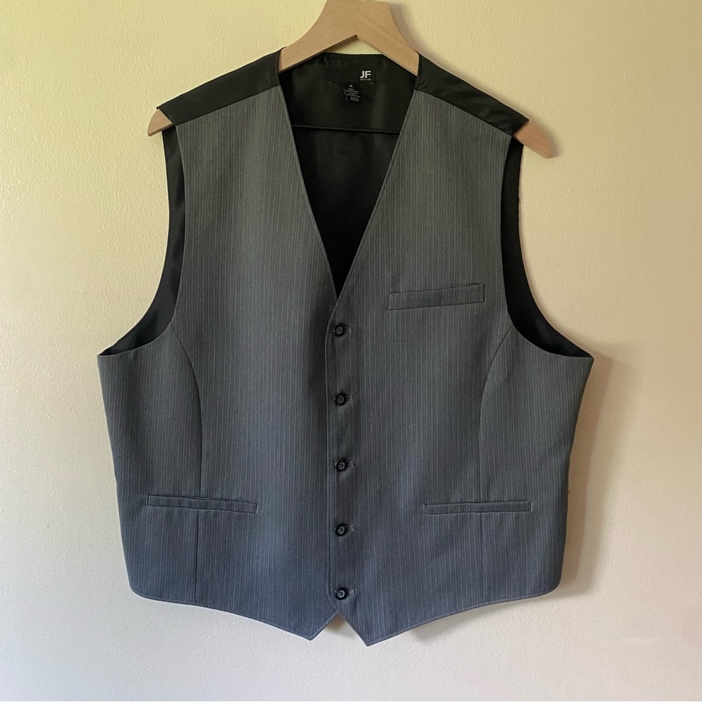 J. Ferrar Men’s dress vest